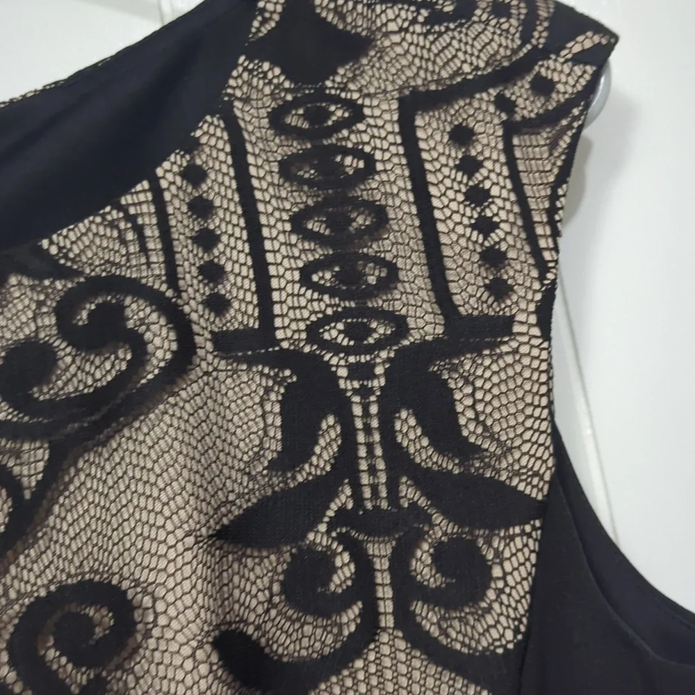 Like New Maggy London Gorgeous Black Lace Dress - Picture 6 of 10
